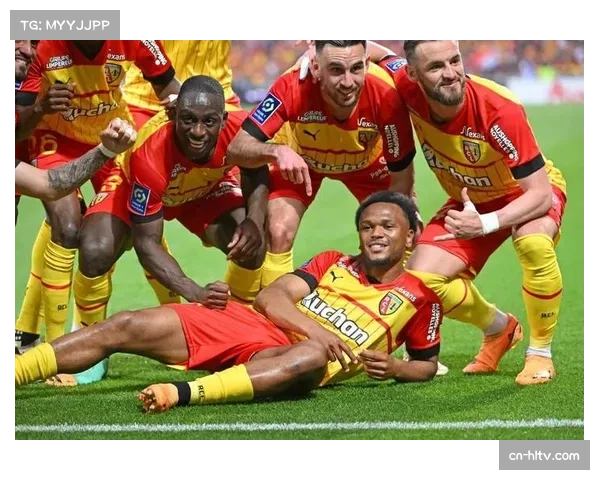 马赛高压逼抢战术场均传中20.1次冠绝联赛 但防守稳定性不足制约争冠